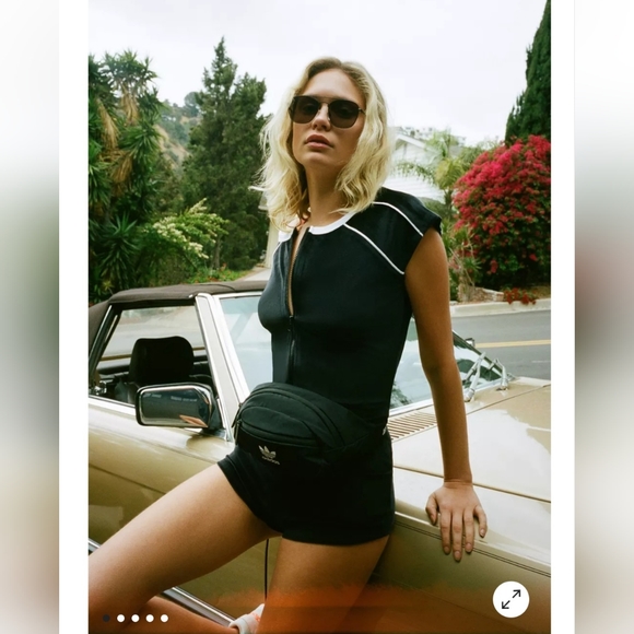 Out from Under Rockie Velour Zip front romper XS - Picture 11 of 14